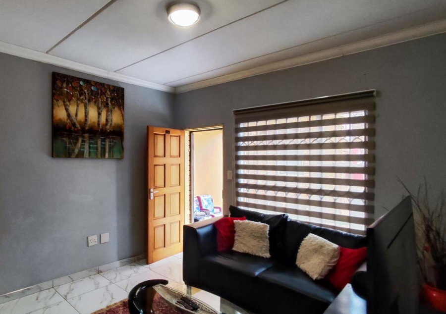 2 Bedroom Property for Sale in Dawn Park Gauteng