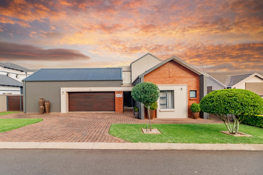 4 Bedroom Property for Sale in Midstream Ridge Gauteng