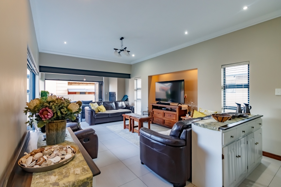 4 Bedroom Property for Sale in Midstream Ridge Gauteng