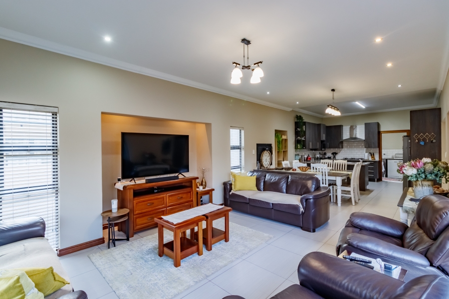 4 Bedroom Property for Sale in Midstream Ridge Gauteng