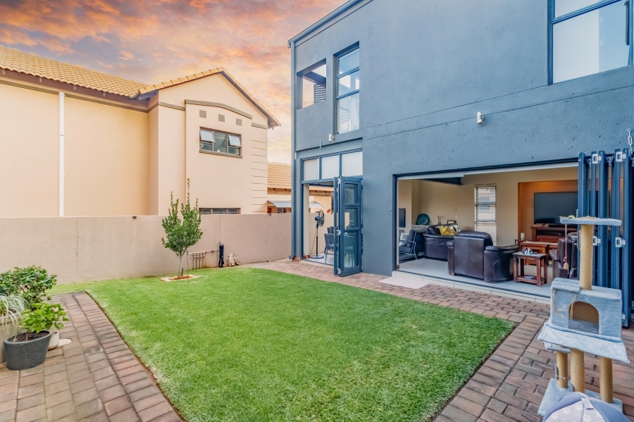 4 Bedroom Property for Sale in Midstream Ridge Gauteng