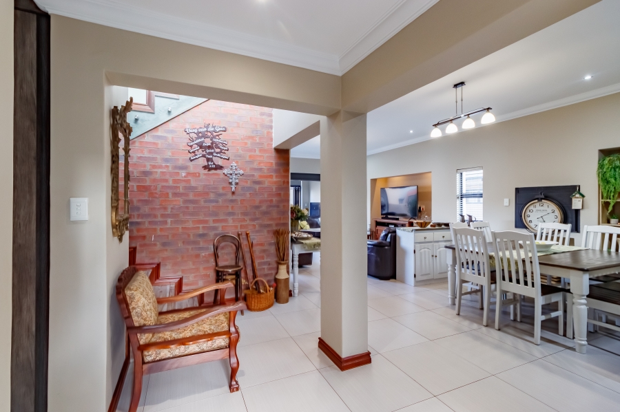 4 Bedroom Property for Sale in Midstream Ridge Gauteng