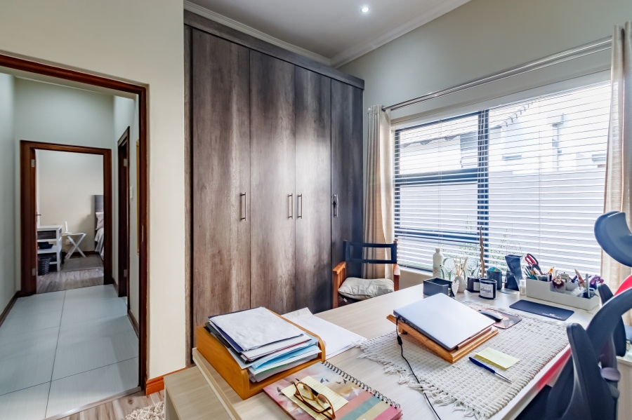 4 Bedroom Property for Sale in Midstream Ridge Gauteng