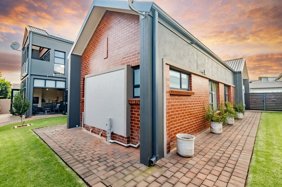 4 Bedroom Property for Sale in Midstream Ridge Gauteng