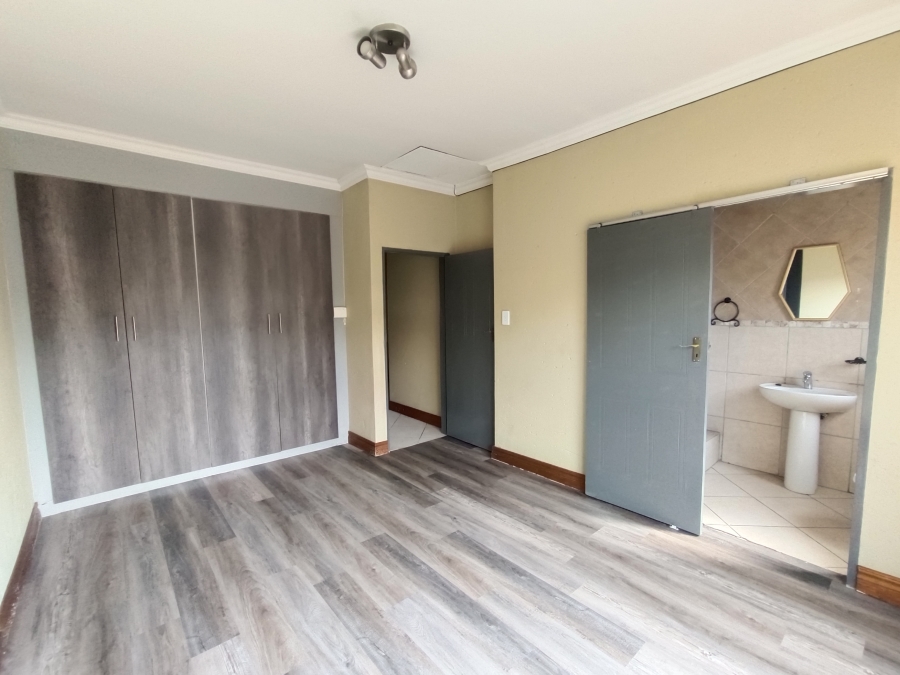 2 Bedroom Property for Sale in Zwartkop Gauteng