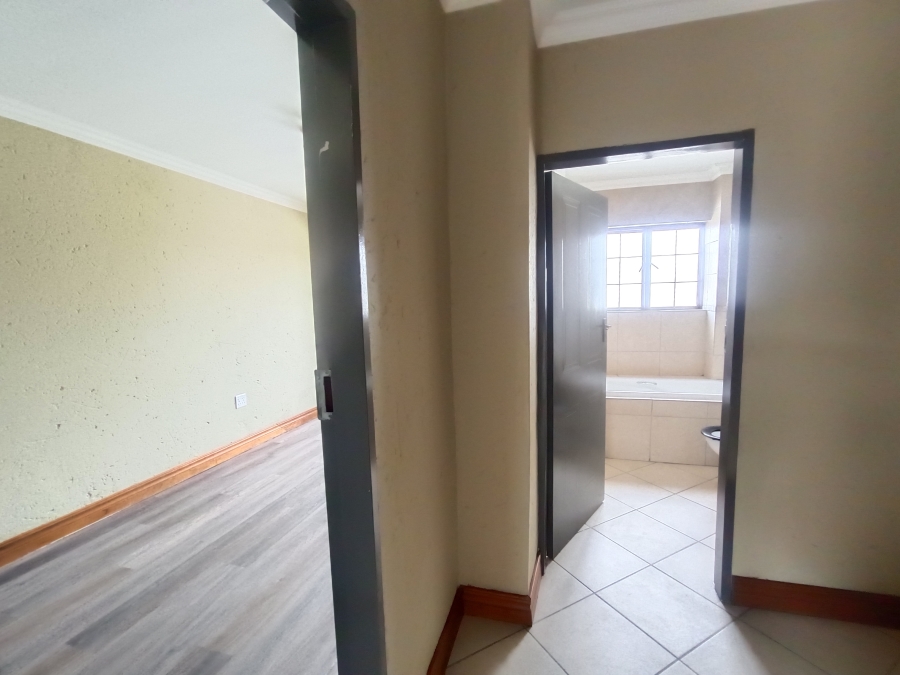 2 Bedroom Property for Sale in Zwartkop Gauteng