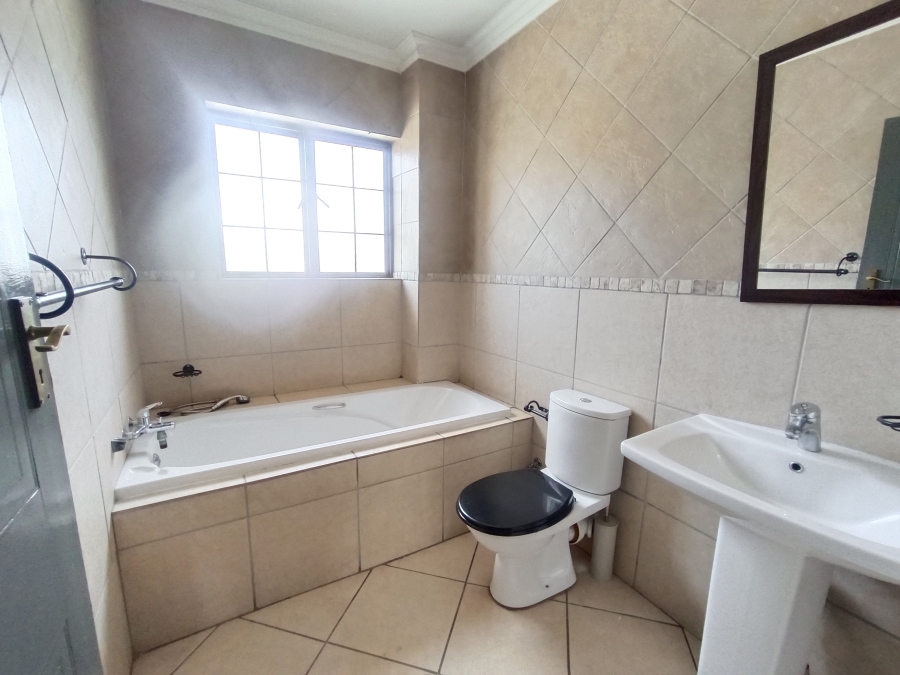 2 Bedroom Property for Sale in Zwartkop Gauteng