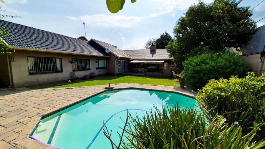 To Let 3 Bedroom Property for Rent in Eden Glen Gauteng