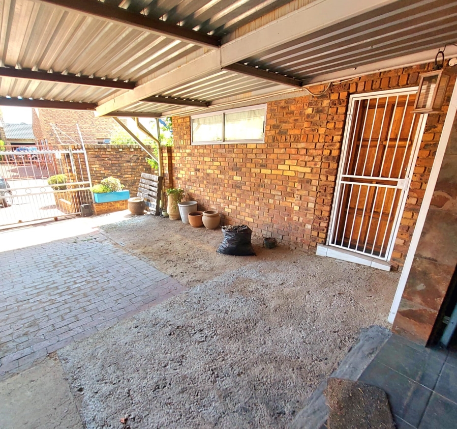 3 Bedroom Property for Sale in Impala Park Gauteng