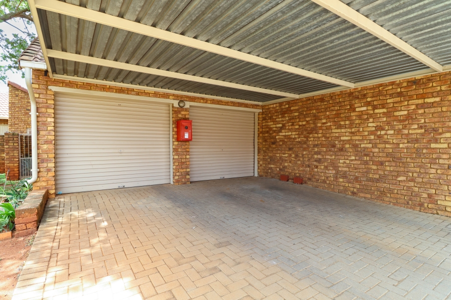3 Bedroom Property for Sale in Pierre Van Ryneveld Gauteng