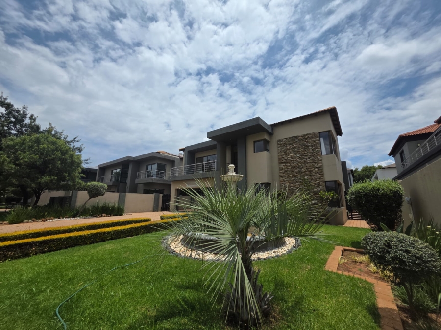 To Let 4 Bedroom Property for Rent in La Como Lifestyle Estate Gauteng