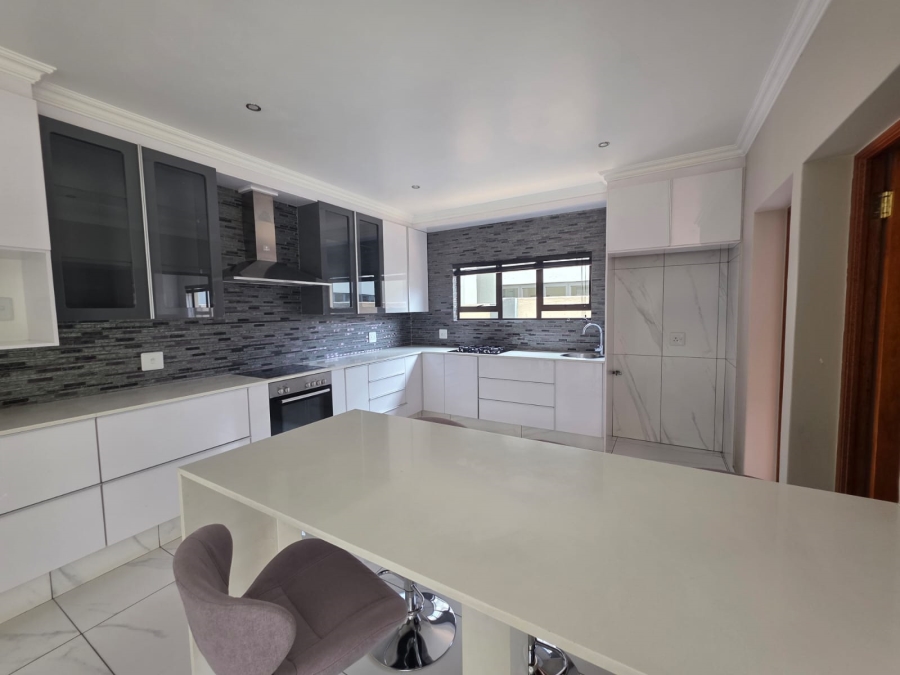 To Let 4 Bedroom Property for Rent in La Como Lifestyle Estate Gauteng