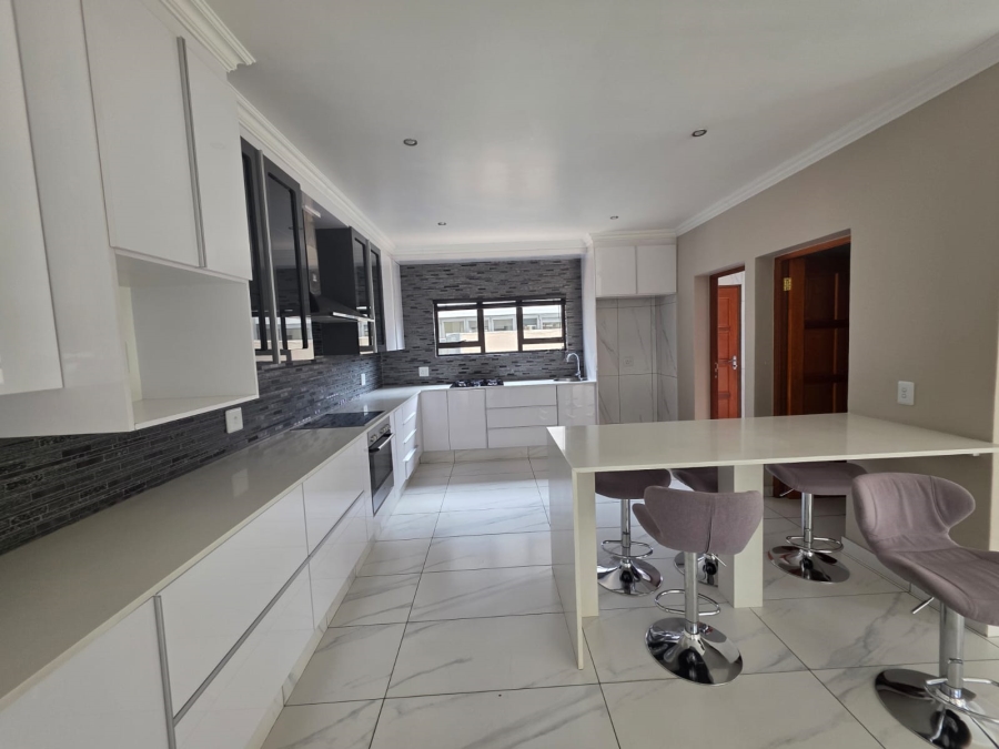 To Let 4 Bedroom Property for Rent in La Como Lifestyle Estate Gauteng