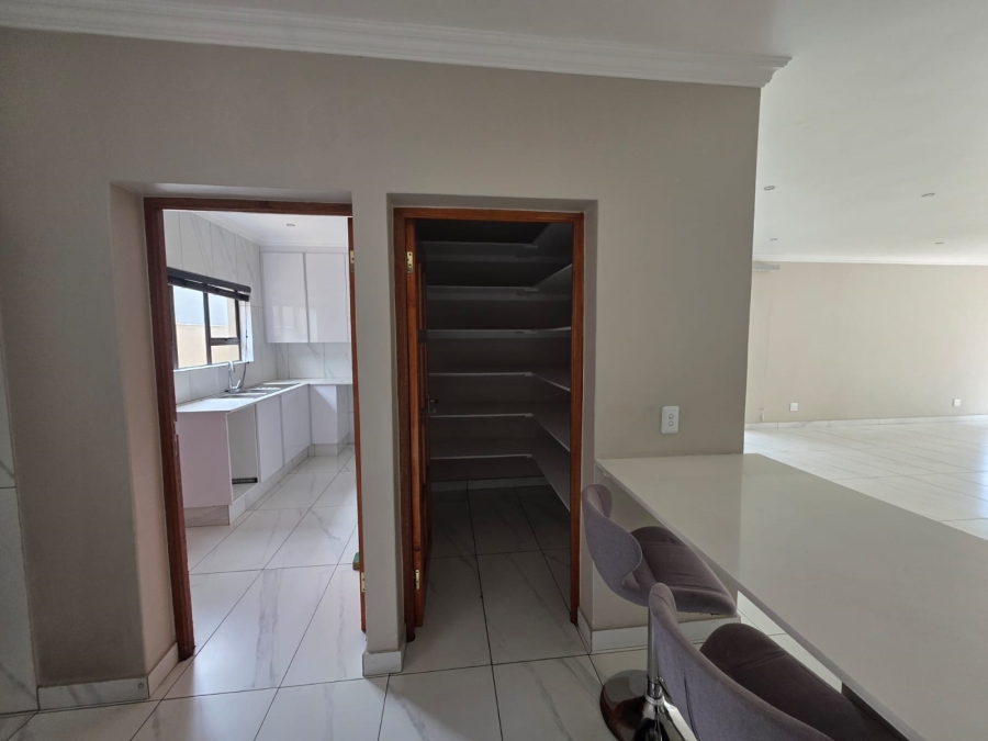 To Let 4 Bedroom Property for Rent in La Como Lifestyle Estate Gauteng