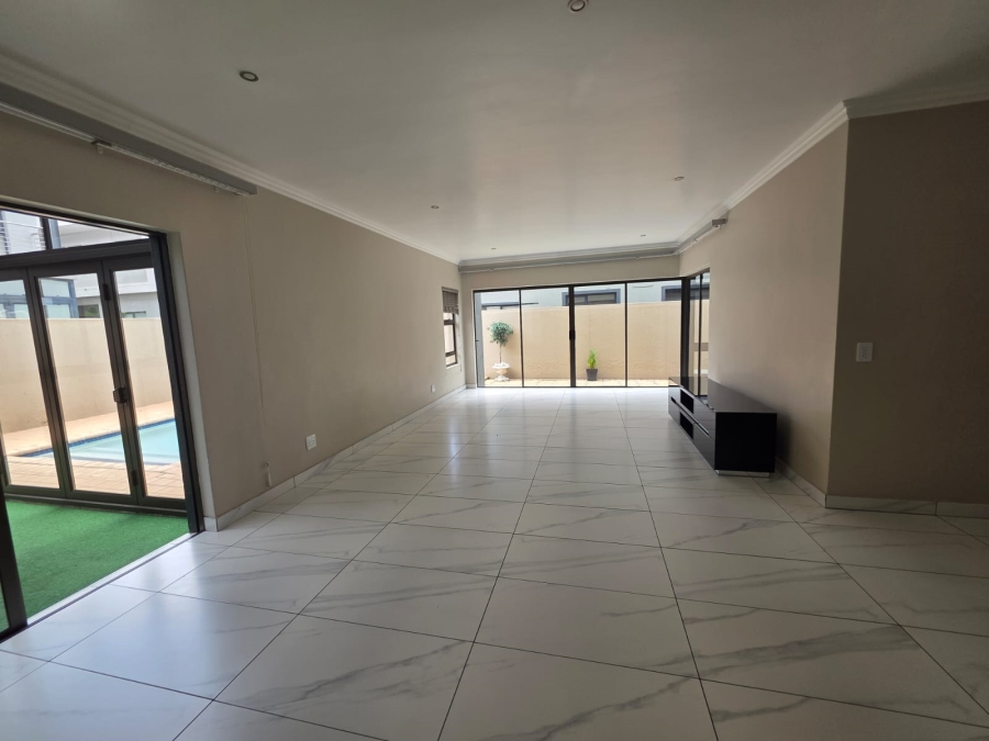 To Let 4 Bedroom Property for Rent in La Como Lifestyle Estate Gauteng