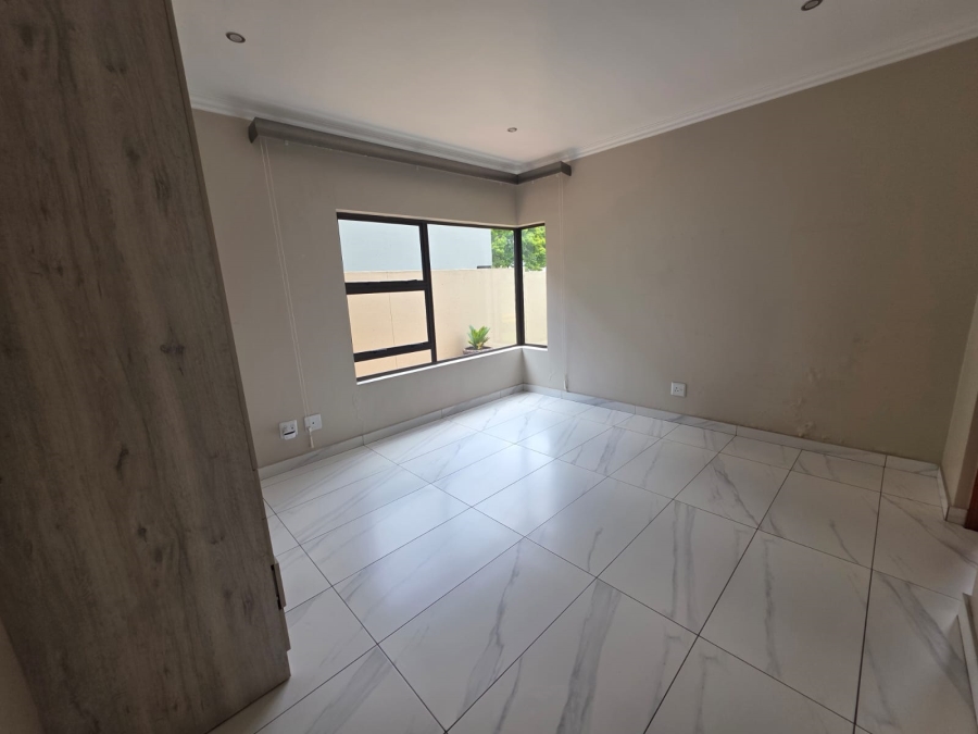 To Let 4 Bedroom Property for Rent in La Como Lifestyle Estate Gauteng