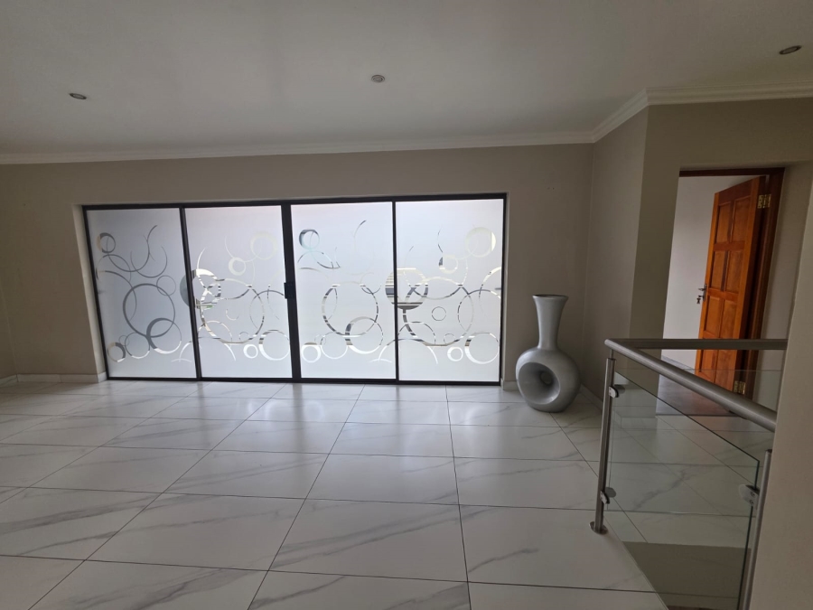 To Let 4 Bedroom Property for Rent in La Como Lifestyle Estate Gauteng