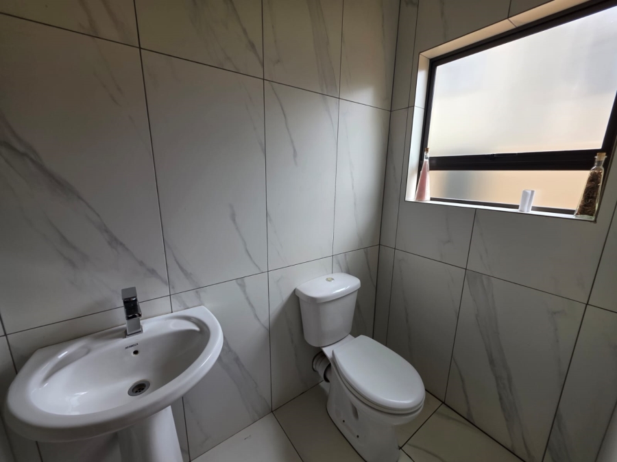 To Let 4 Bedroom Property for Rent in La Como Lifestyle Estate Gauteng