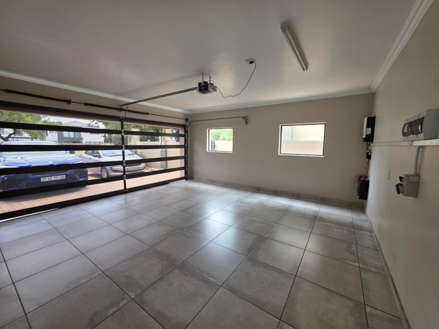 To Let 4 Bedroom Property for Rent in La Como Lifestyle Estate Gauteng