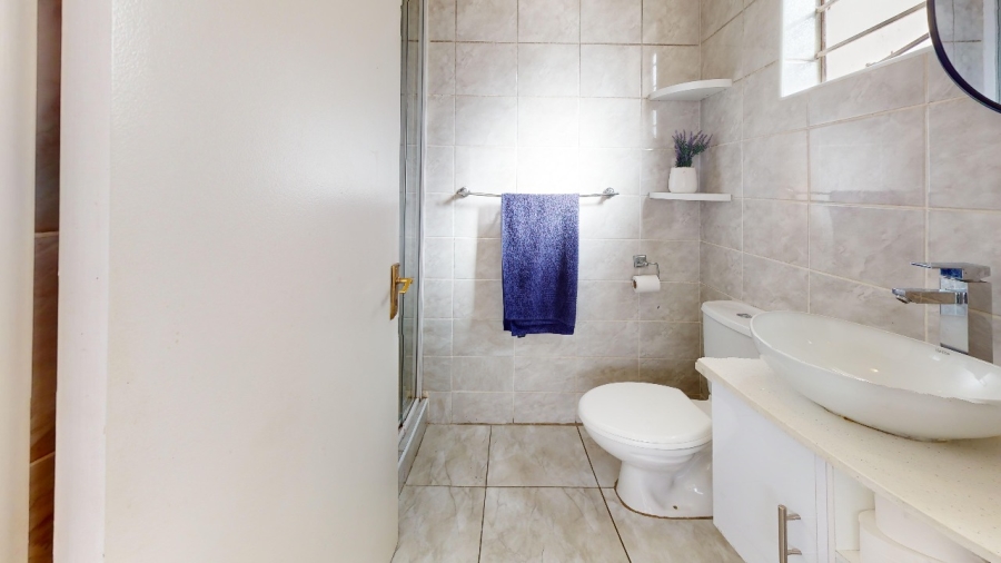 To Let 2 Bedroom Property for Rent in Kleinfontein Gauteng