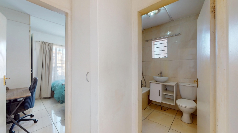 To Let 2 Bedroom Property for Rent in Kleinfontein Gauteng