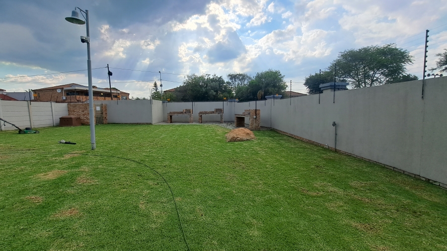 3 Bedroom Property for Sale in North Riding Gauteng
