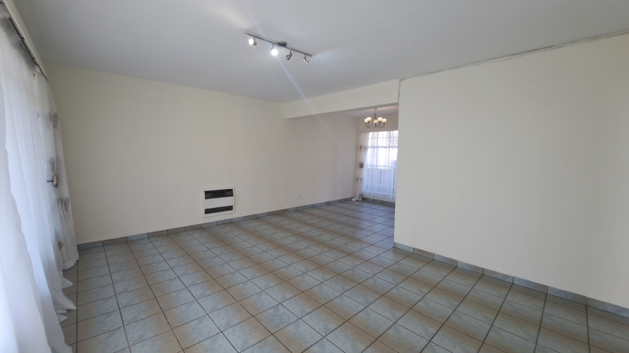2 Bedroom Property for Sale in Florida Lake Gauteng