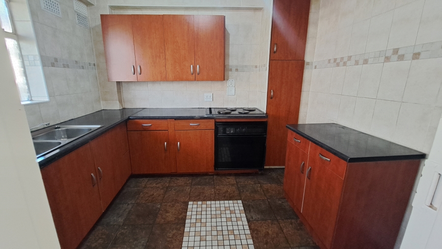 2 Bedroom Property for Sale in Florida Lake Gauteng