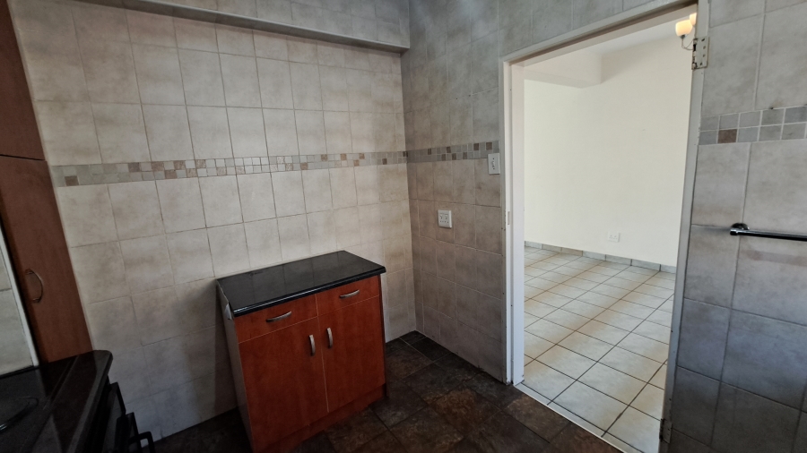 2 Bedroom Property for Sale in Florida Lake Gauteng