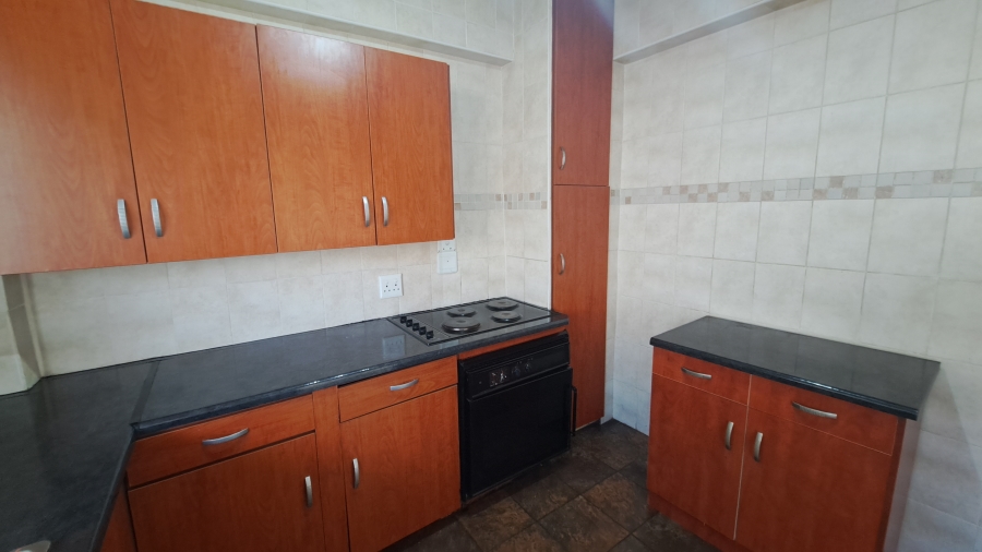 2 Bedroom Property for Sale in Florida Lake Gauteng