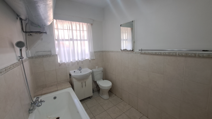 2 Bedroom Property for Sale in Florida Lake Gauteng