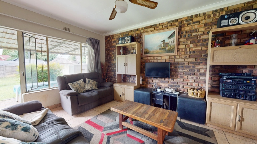 3 Bedroom Property for Sale in Crystal Park Gauteng