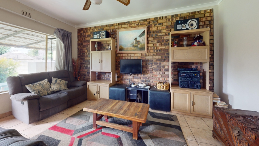 3 Bedroom Property for Sale in Crystal Park Gauteng
