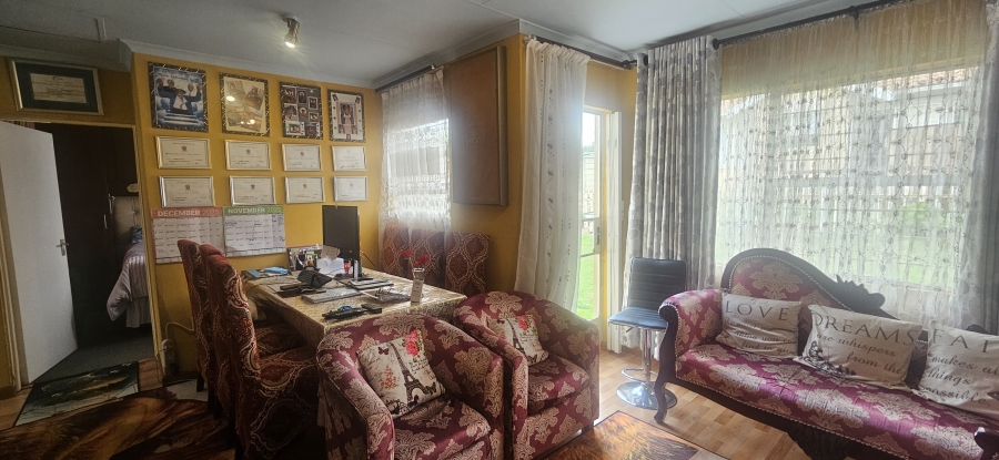 2 Bedroom Property for Sale in Rembrandt Park Gauteng