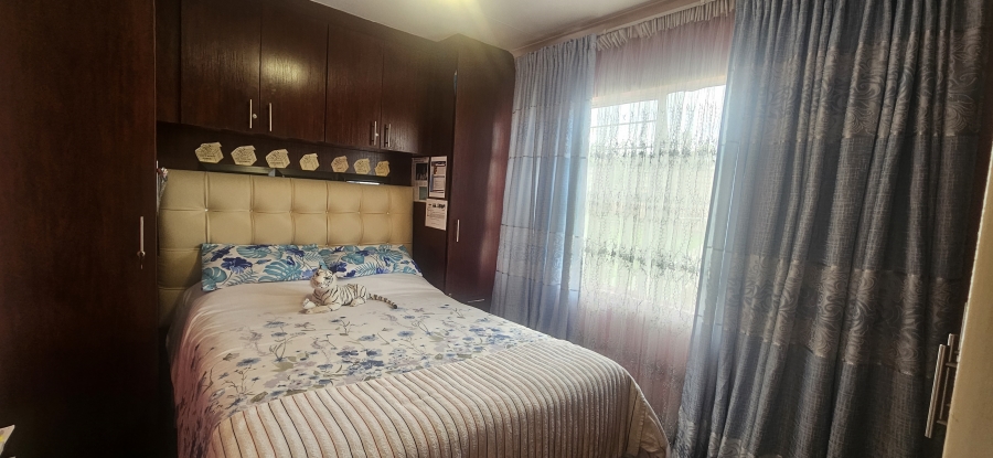 2 Bedroom Property for Sale in Rembrandt Park Gauteng