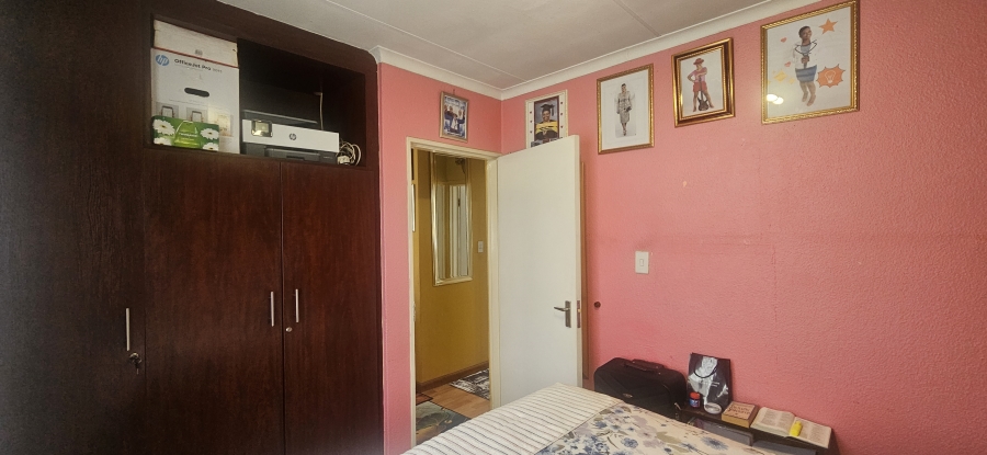 2 Bedroom Property for Sale in Rembrandt Park Gauteng