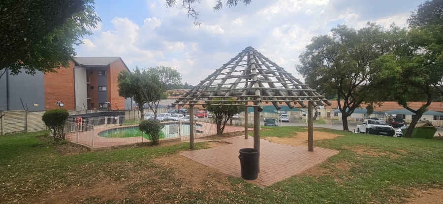 2 Bedroom Property for Sale in Rembrandt Park Gauteng