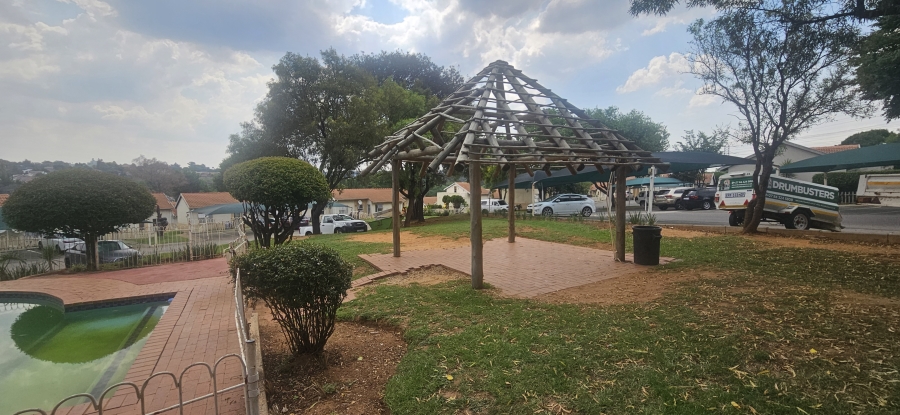2 Bedroom Property for Sale in Rembrandt Park Gauteng