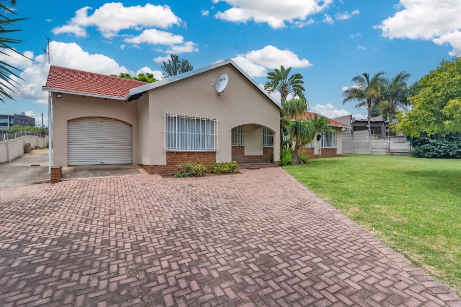 3 Bedroom Property for Sale in Magaliessig Gauteng