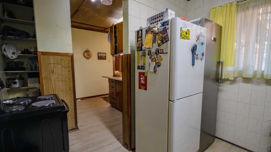 4 Bedroom Property for Sale in Garsfontein Gauteng