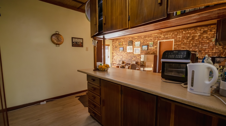 4 Bedroom Property for Sale in Garsfontein Gauteng