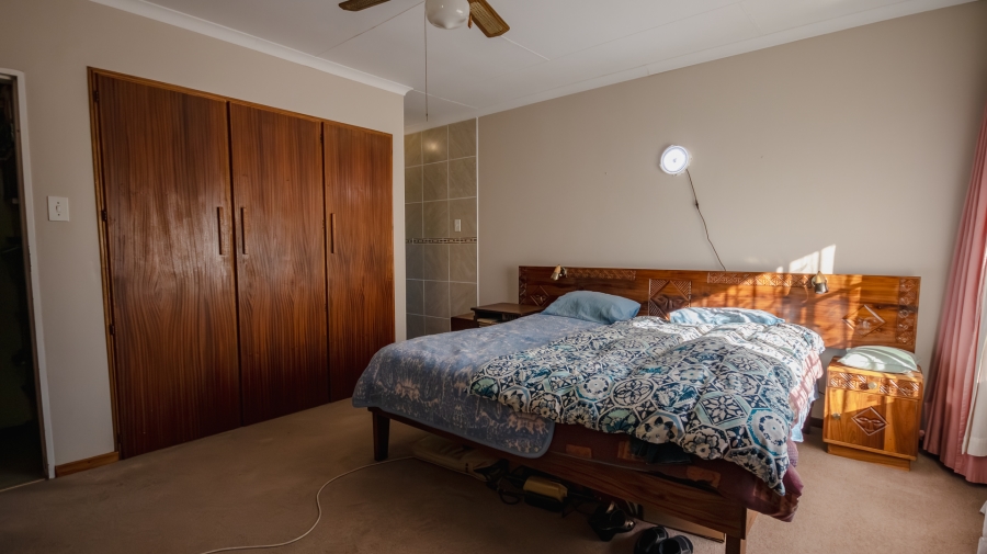 4 Bedroom Property for Sale in Garsfontein Gauteng