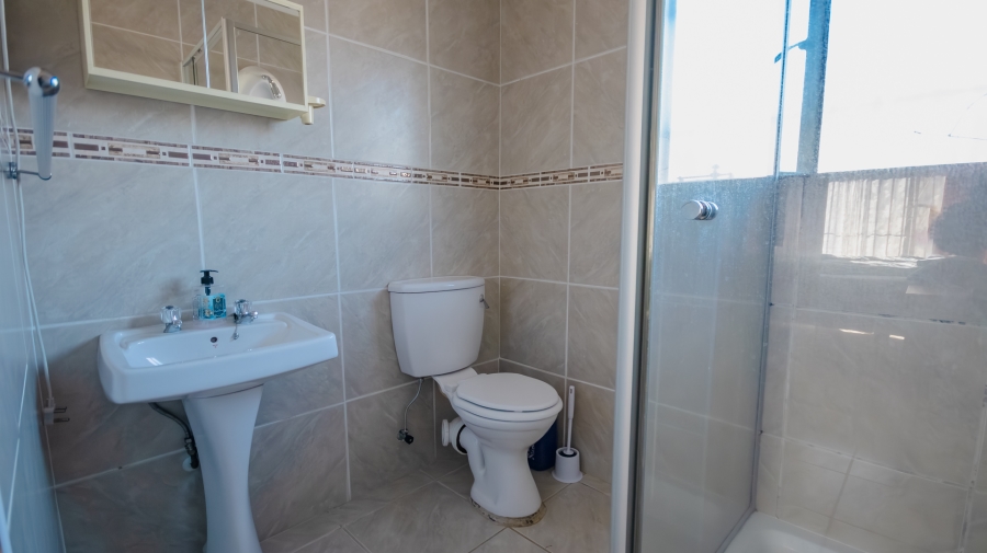 4 Bedroom Property for Sale in Garsfontein Gauteng