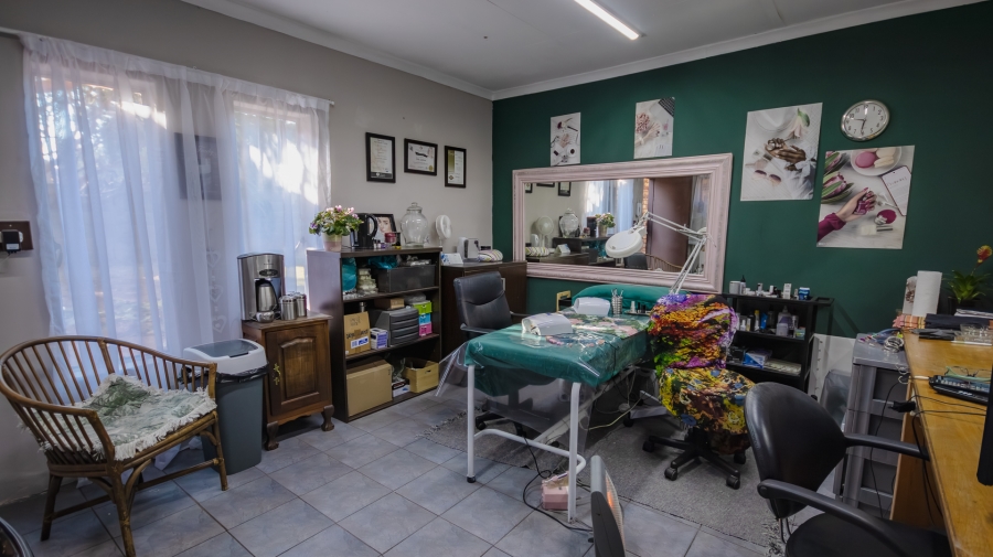 4 Bedroom Property for Sale in Garsfontein Gauteng