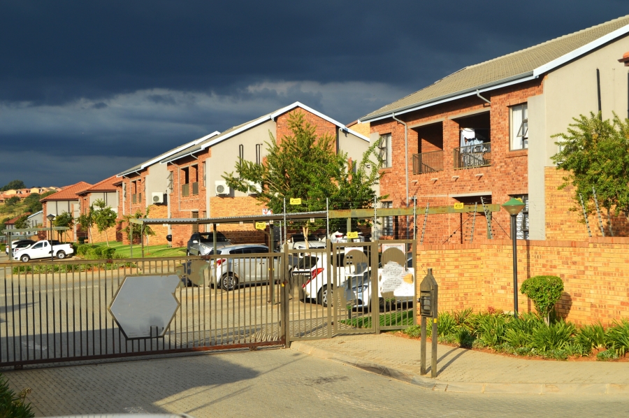 2 Bedroom Property for Sale in Wilgeheuwel Gauteng