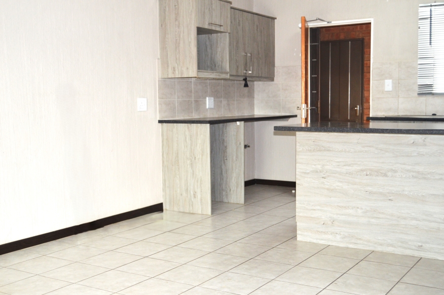 2 Bedroom Property for Sale in Wilgeheuwel Gauteng