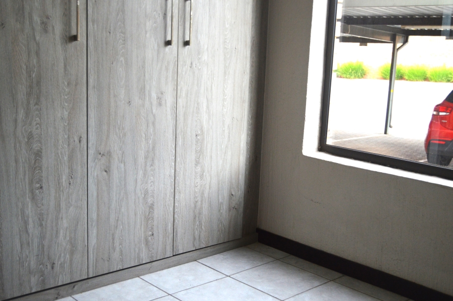 2 Bedroom Property for Sale in Wilgeheuwel Gauteng