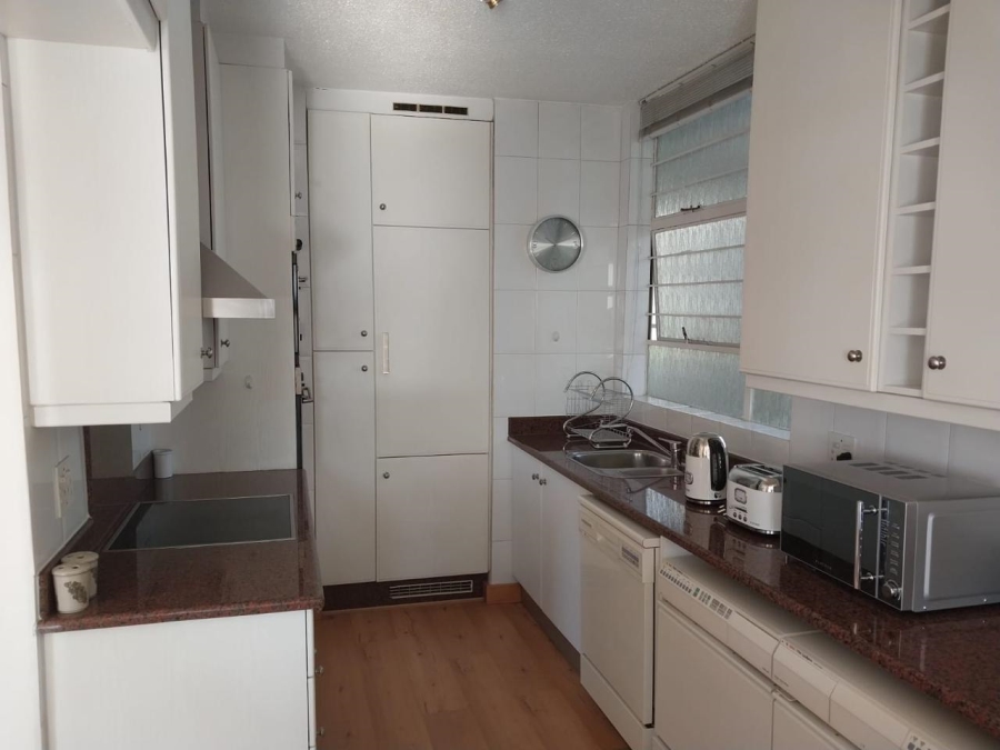 To Let 2 Bedroom Property for Rent in Sandhurst Gauteng