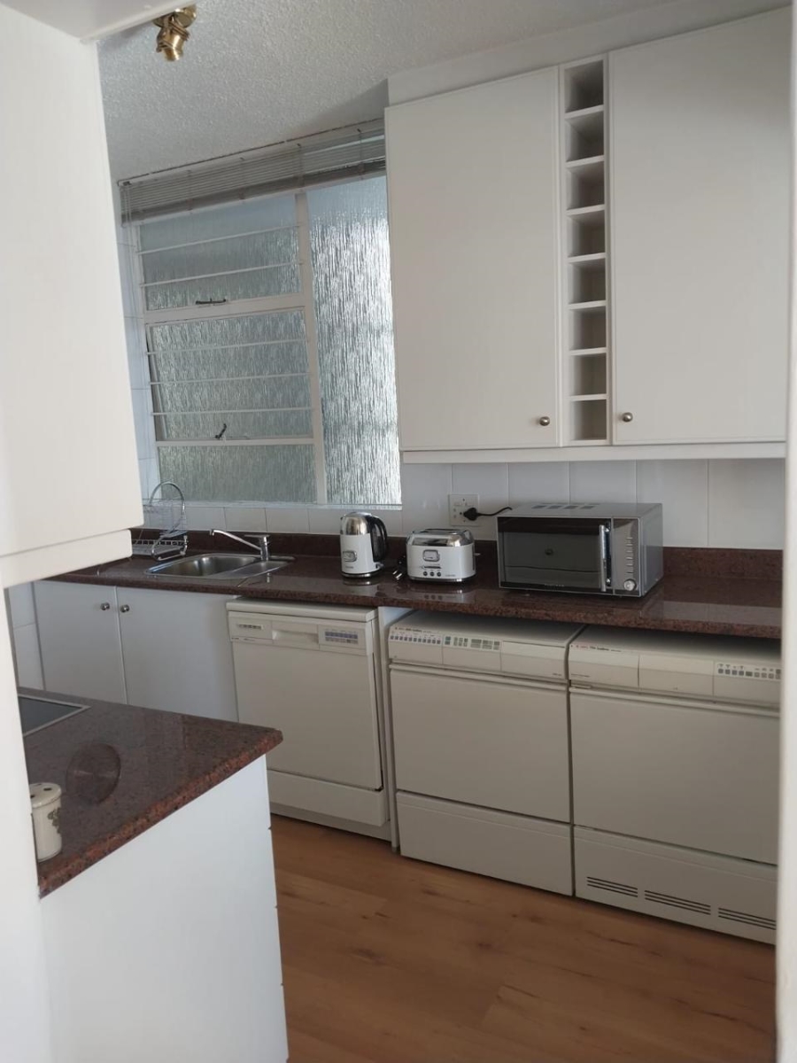 To Let 2 Bedroom Property for Rent in Sandhurst Gauteng