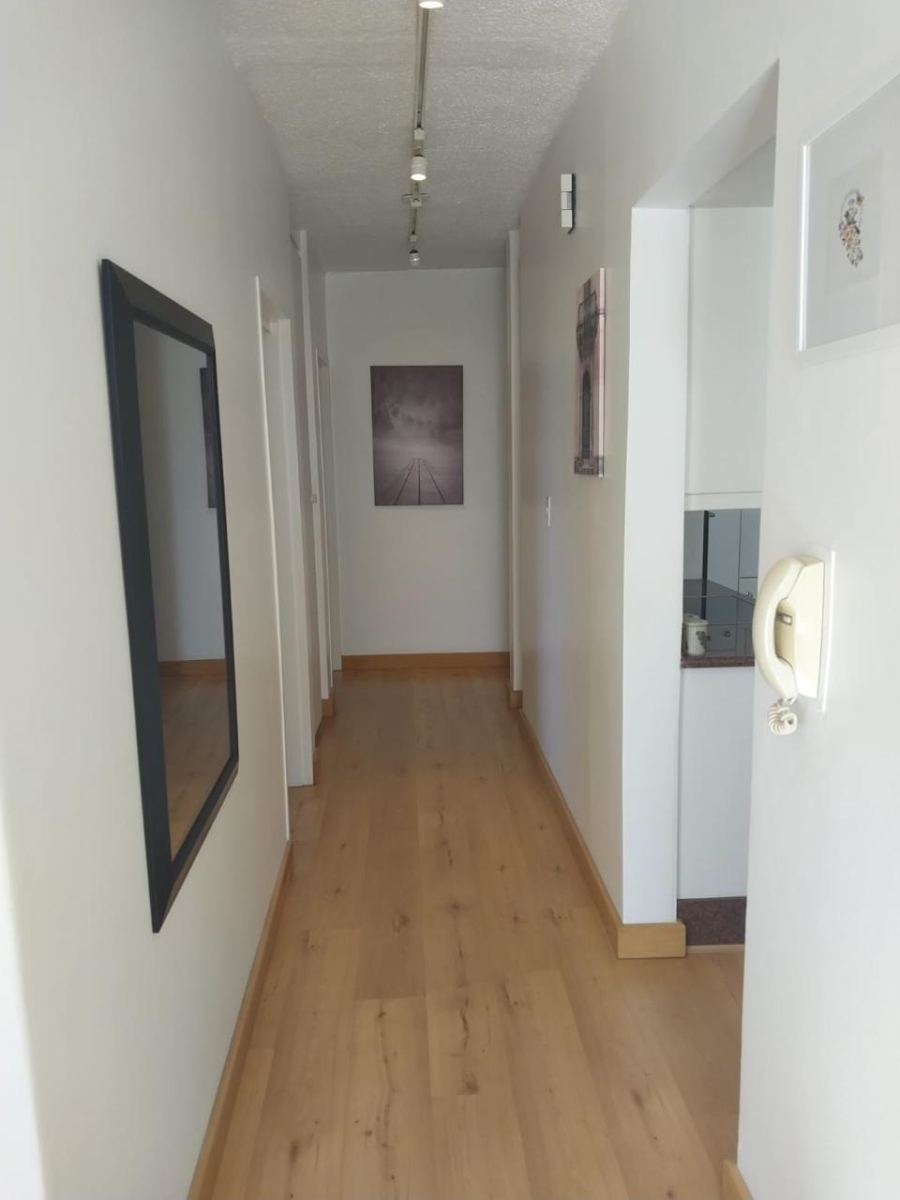 To Let 2 Bedroom Property for Rent in Sandhurst Gauteng